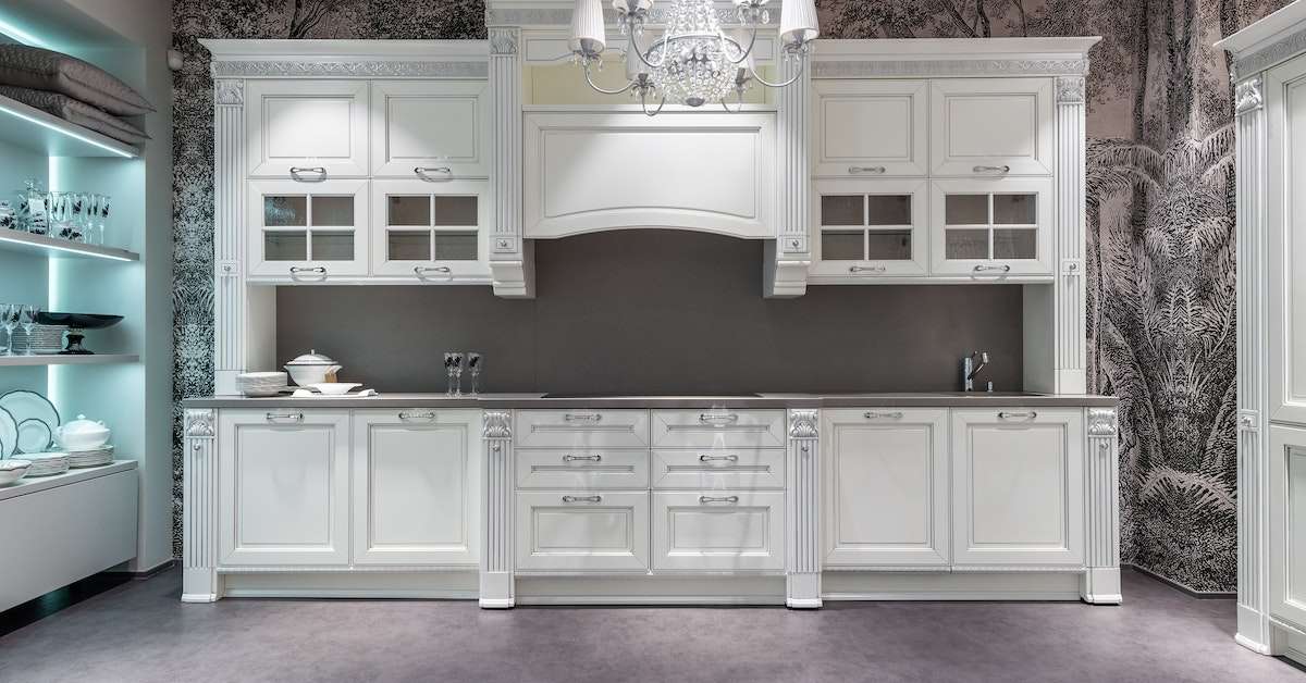 how to choose the right shade of  light wood kitchen cabinets